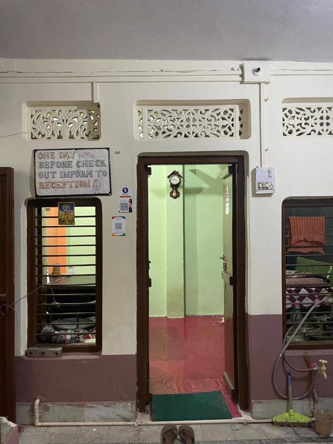 Indra Paying Guest House Varanasi Esterno foto