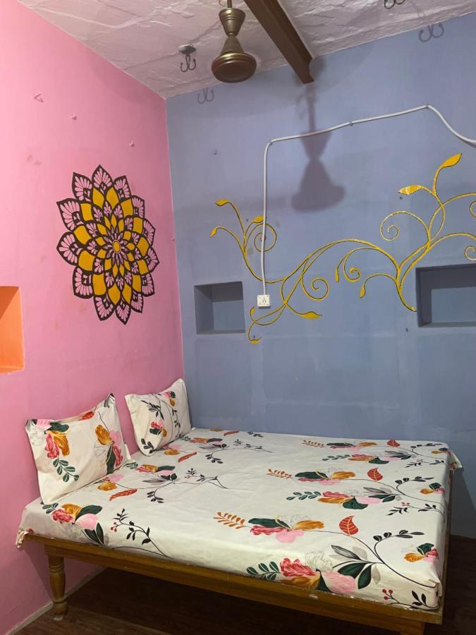 Indra Paying Guest House Varanasi Esterno foto